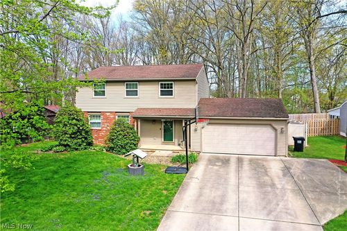 1323 Cedarwood Dr, Mineral Ridge, OH, 44440-9425 | Card Image