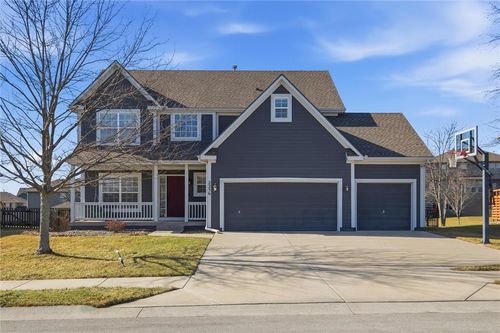 2236 Sw Hawk View Rd, Lee's Summit, MO, 64082-4014 | Card Image