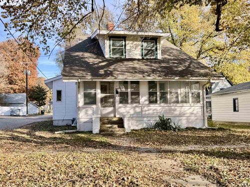 912 7th St, Clay Center, KS, 67432-2617 | Card Image