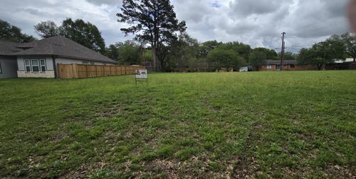 220 Pine St, Hempstead, TX, 77445 | Card Image
