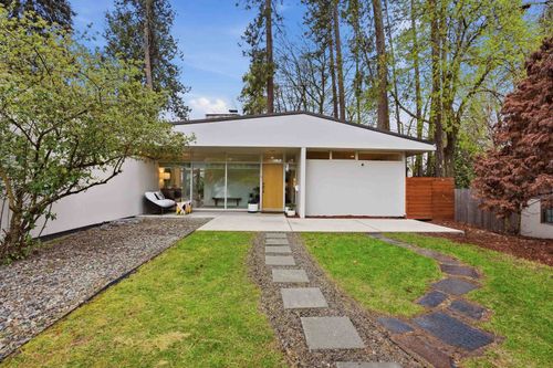 1022 E 28th Ave, Spokane, WA, 99203-3211 | Card Image