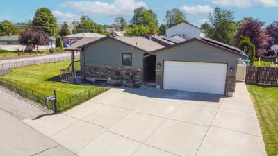 9912 E Empire Ave, Home with 5 bedrooms, 3 bathrooms and null parking in Millwood WA | Image 2