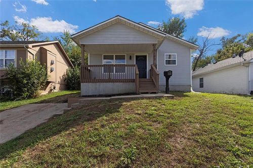 15103 E Truman Rd, Independence, MO, 64050-4052 | Card Image