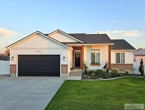 3692 Hidden Valley Dr, Ammon, ID, 83406-1296 | Card Image