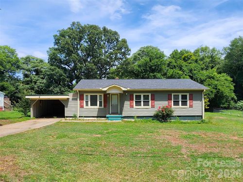 135 Oak Grove Rd, Statesville, NC, 28677-8579 | Card Image