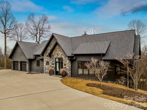 241 Tower Cir, Hendersonville, NC, 28739-7910 | Card Image