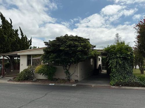 33-525 W El Norte Pkwy, Escondido, CA, 92026-3905 | Card Image