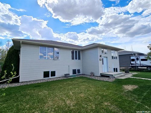 115 Carson Bay, Lampman, SK, S0C1N0 | Card Image