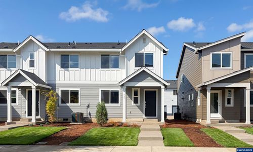 885 Kirksey St, Woodburn, OR, 97071-6080 | Card Image