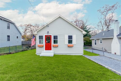 56 Shell Rd, Rocky Point, NY, 11778-9601 | Card Image