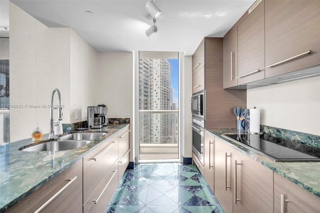 APT-2508 - 485 Brickell Ave, Condo with 2 bedrooms, 2 bathrooms and null parking in Miami FL | Image 8