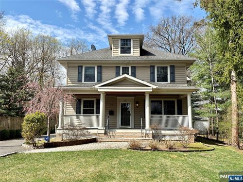 38 Walthery Ave, Ridgewood, NJ, 07450-3902 | Card Image
