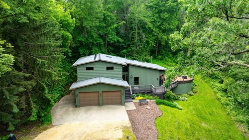7775 920th St, River Falls, WI, 54022-4423 | Card Image