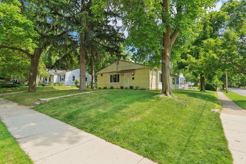 3553 Heather Crst, MADISON, WI, 53705-3324 | Card Image