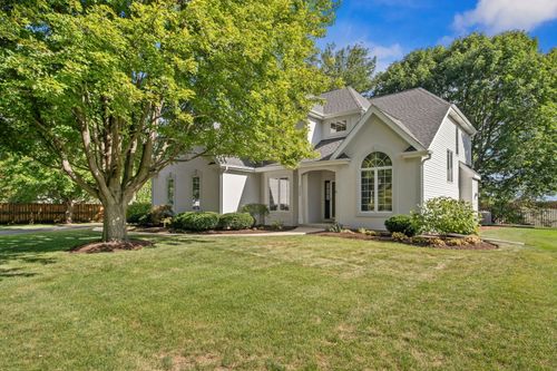 2304 Collins Ct, Batavia, IL, 60510-7675 | Card Image
