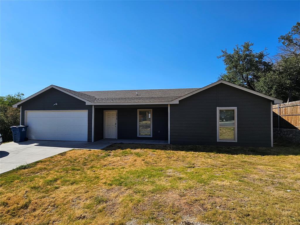 1816 Hidden Valley Road, For Sale in Granbury Zoocasa