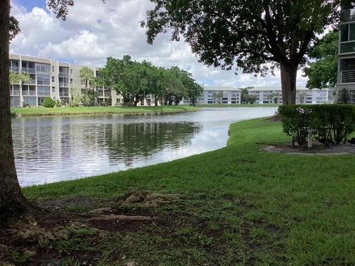 107-9325 Lagoon Pl, Davie, FL, 33324-6731 | Card Image