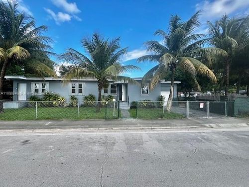 a-805 Ne 134th St, North Miami, FL, 33161-4123 | Card Image