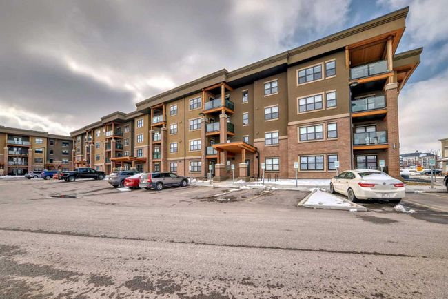 2202 - 10 Market Boulevard Se, Home with 2 bedrooms, 2 bathrooms and 1 parking in Airdrie AB | Image 2