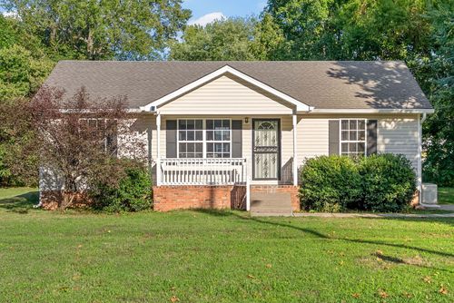 411 Buckeye Ln, Clarksville, TN, 37042-3956 | Card Image
