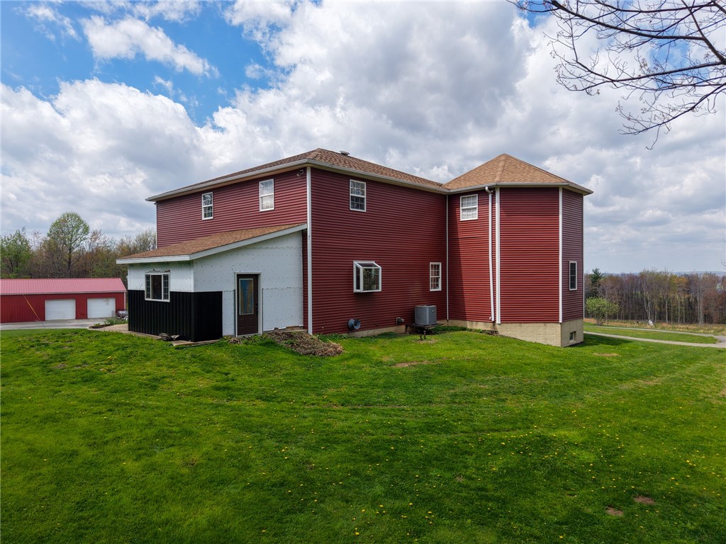 Residential in Center Twp/Homer Cty 5