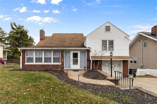 211 S Marietta Street, St. Clairsville, OH, 43950 | Card Image