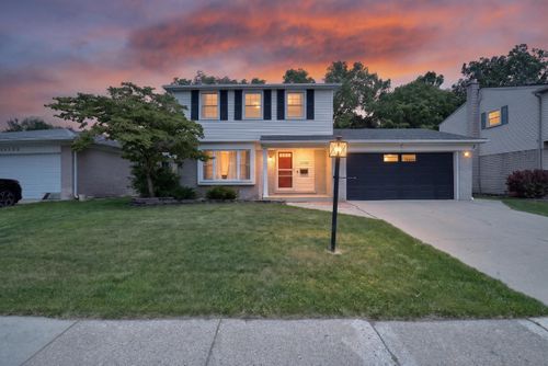 25186 Anna St, Taylor, MI, 48180-3243 | Card Image