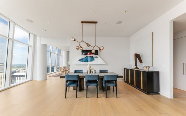 Dining Room / Living Room | Image 12
