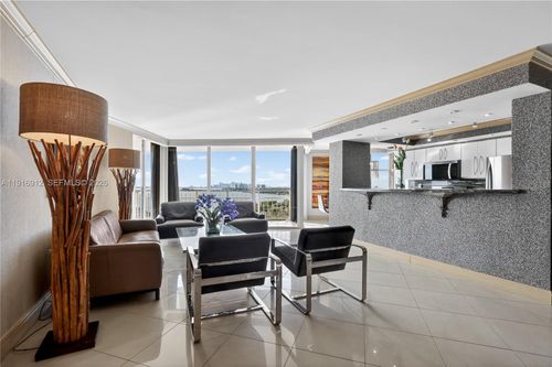 1612-4000 Towerside Ter, Miami, FL, 33138-2240 | Card Image