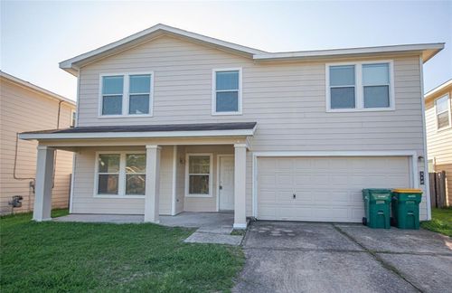 310 Falling Pine Dr, Conroe, TX, 77304-5027 | Card Image