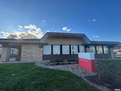 2904 11th St, Rock Island, IL, 61201-5218 | Card Image