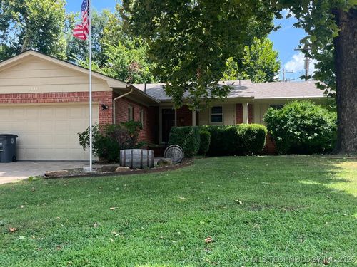 5233 S Marion Ave, Tulsa, OK, 74135-3837 | Card Image