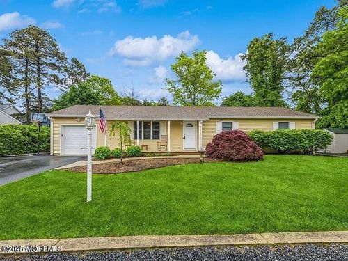 1624 10th Ave, Toms River, NJ, 08757-2836 | Card Image