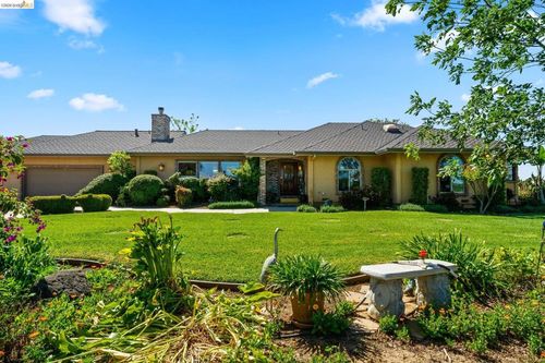 2445 Taylor Ln, Byron, CA, 94514-2531 | Card Image