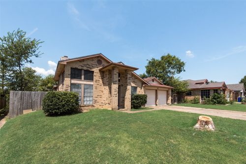 2203 Sunset Dr, Balch Springs, TX, 75180-1353 | Card Image
