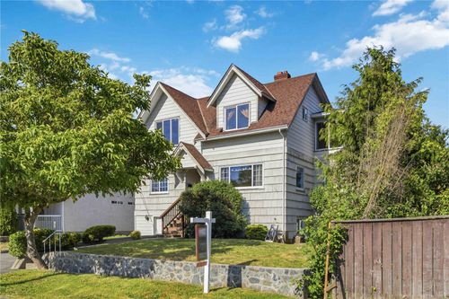 4139 Carey Rd, Victoria, BC, V8Z4G6 | Card Image