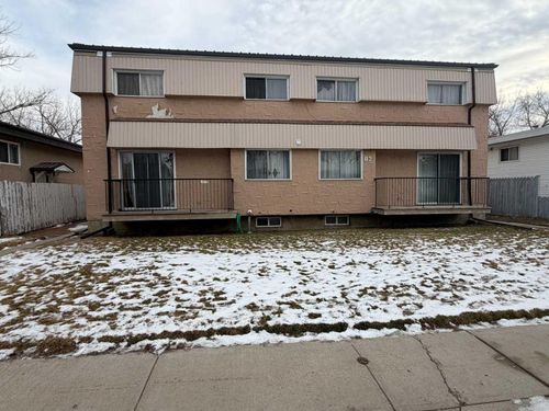 16 Greenbrook Cres E, Brooks, AB, T1R0J7 | Card Image