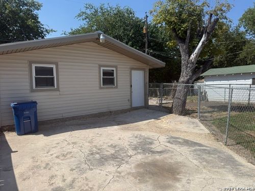 back-house-1506 W Thorain Blvd, San Antonio, TX, 78201 | Card Image