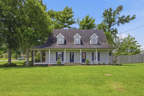 211 N Presidential Cir, Lake Charles, LA, 70611-5330 | Card Image