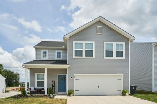 568 Auld Farm Cir, Akron, OH, 44320-3011 | Card Image