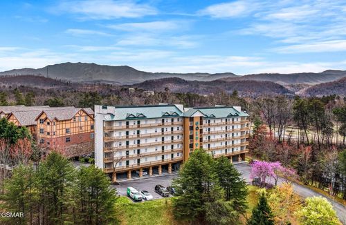 unit-2202-820 Golf View Blvd, Pigeon Forge, TN, 37863-4122 | Card Image