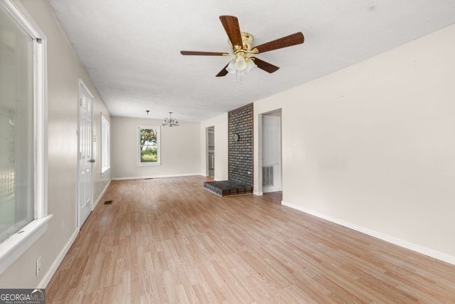 1813 W Currahee St, House other with 3 bedrooms, 2 bathrooms and null parking in Toccoa GA | Image 5