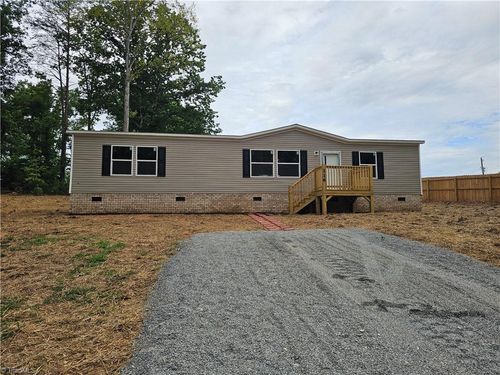 116 Brookfield Dr, Mount Airy, NC, 27030-7482 | Card Image