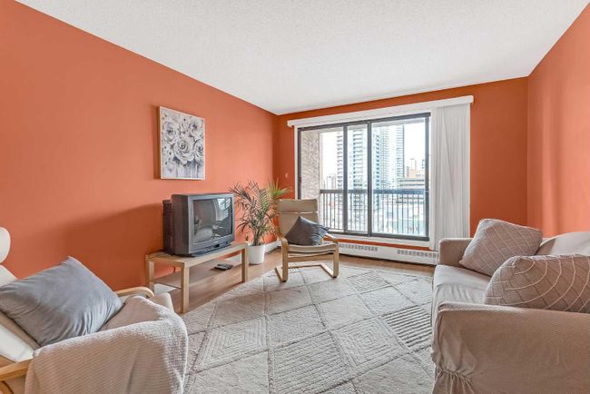 1103 - 924 14 Avenue Sw, Home with 2 bedrooms, 1 bathrooms and 1 parking in Calgary AB | Image 4