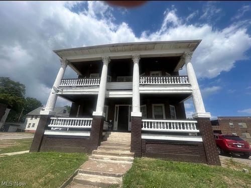 8915 Saint Clair Avenue, Cleveland, OH, 44108 | Card Image