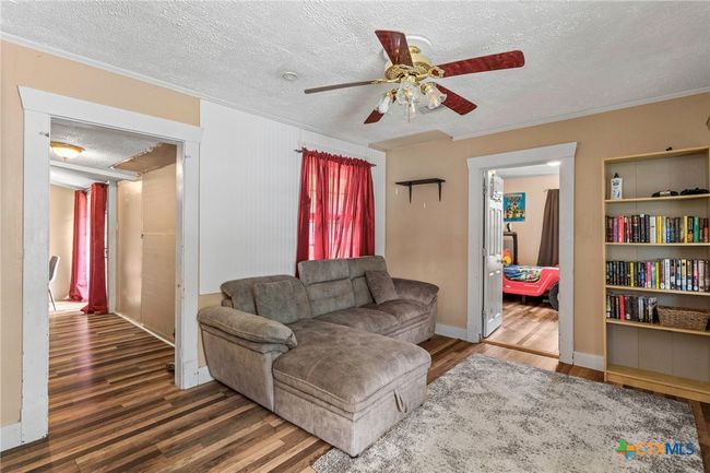 921 S Laurel Ave, House other with 3 bedrooms, 1 bathrooms and null parking in Luling TX | Image 11