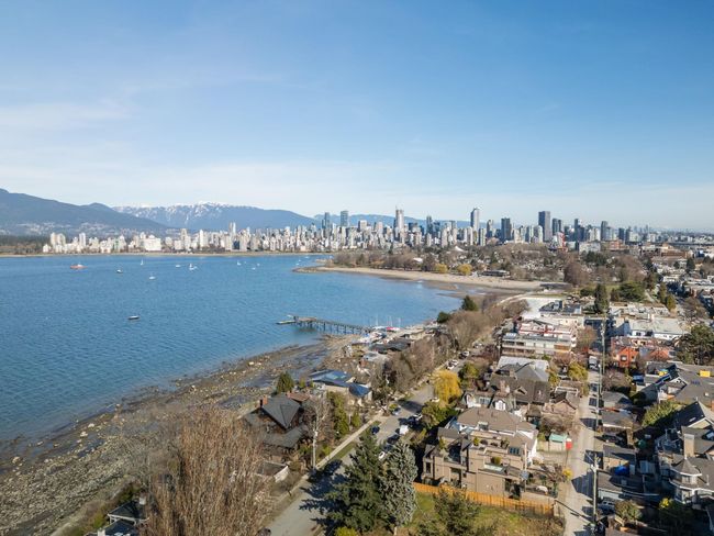 2616 Point Grey Road, Home with 3 bedrooms, 3 bathrooms and 1 parking in Vancouver BC | Image 20