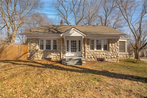 7005 Raytown Rd, Raytown, MO, 64133-6057 | Card Image