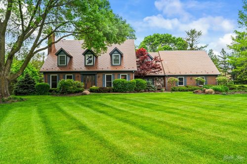 11 N Meadow Ct, South Barrington, IL, 60010-9529 | Card Image