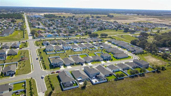 417 Pinecrest Loop, House other with 3 bedrooms, 2 bathrooms and null parking in DAVENPORT FL | Image 35